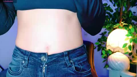 cuteness__girl online show from 10.28.25