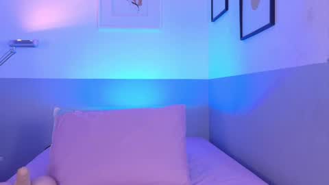 cutepetitee online show from 03.17.26