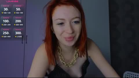 Snapshot of cuteroxyfoxyy chatting on 07.18.26 Roxy online show from 07.18.26