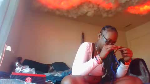 mary mack online show from 02.17.25