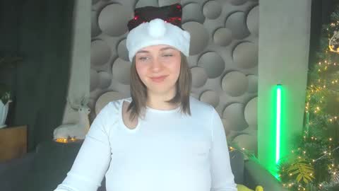 Snapshot of cutesmile_sharon chatting on 12.24.24 cutesmile sharon online show from 12.24.24