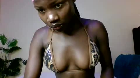 Snapshot of cutey_mara chatting on 04.04.26 cutey_mara online show from 04.04.26