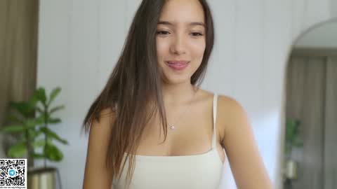 Snapshot of cutie18_angel chatting on 05.12.26 angela online show from 05.12.26