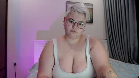 Sophie  Lilith online show from 10.31.25