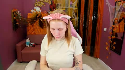 Snapshot of cutie_maniac chatting on 10.26.25 Lina online show from 10.26.25