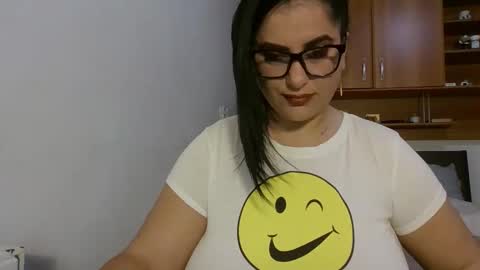 Snapshot of cutieammy chatting on 11.17.25 Ami online show from 11.17.25