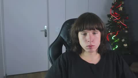 Snapshot of cutiekai_ chatting on 12.21.25 cutiekai_ online show from 12.21.25