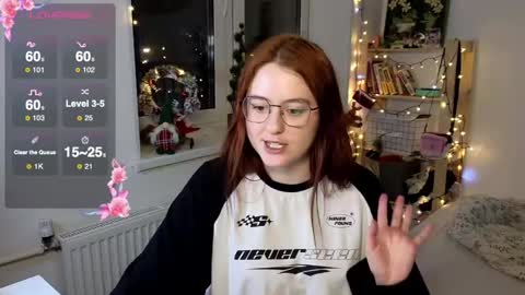 Snapshot of cutiepiealice chatting on 12.20.24 Alice online show from 12.20.24