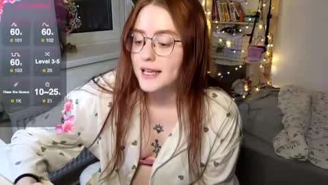 Snapshot of cutiepiealice chatting on 01.16.25 Alice online show from 01.16.25