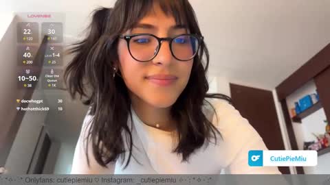 Snapshot of cutiepiemiu chatting on 01.08.25 cutiepiemiu - online show from 01.08.25