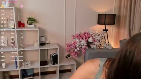 Cwen online show from 09.11.25