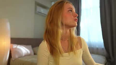 EMILY online show from 10.08.25