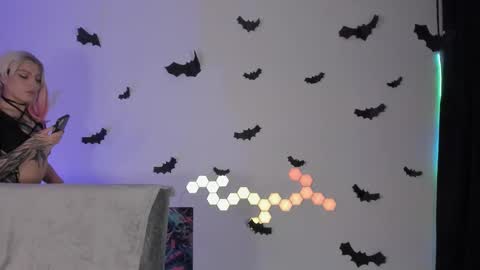 Snapshot of cyberzoe chatting on 10.22.25  cyber zoe   online show from 10.22.25