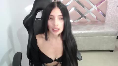 Snapshot of cynthia_ch chatting on 10.30.25 CINTIA ARAUJO online show from 10.30.25