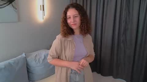 Snapshot of cynthia_myers chatting on 10.26.25 Lola online show from 10.26.25