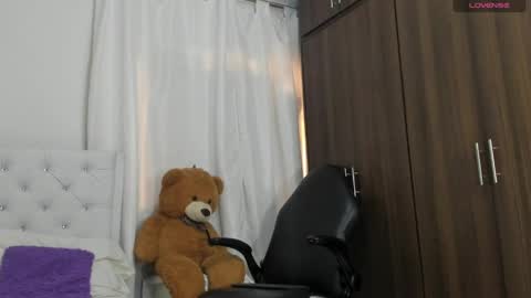Snapshot of cyntia_wood chatting on 05.09.26 cyntia online show from 05.09.26