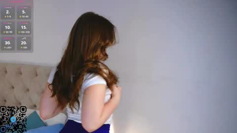 Snapshot of cyrstalcuddihee chatting on 02.11.26 Alice online show from 02.11.26