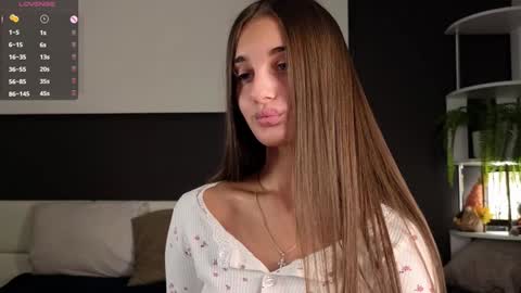 Snapshot of czamabech chatting on 01.17.25 Isabella online show from 01.17.25