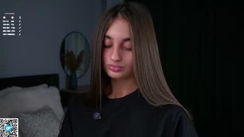 Snapshot of czamabech chatting on 10.27.25 Isabella online show from 10.27.25