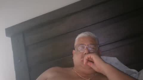 Snapshot of czar1974 chatting on 06.10.26 czar1974 online show from 06.10.26