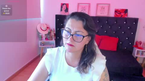 Snapshot of d_martii chatting on 01.10.25 Mia online show from 01.10.25
