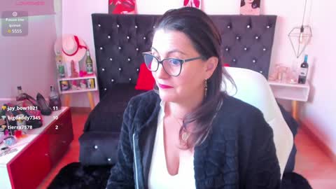 Snapshot of d_martii chatting on 01.17.25 Mia online show from 01.17.25