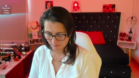 Snapshot of d_martii chatting on 01.18.25 Mia online show from 01.18.25