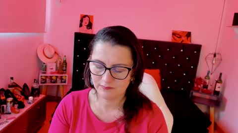Snapshot of d_martii chatting on 01.23.25 Mia online show from 01.23.25