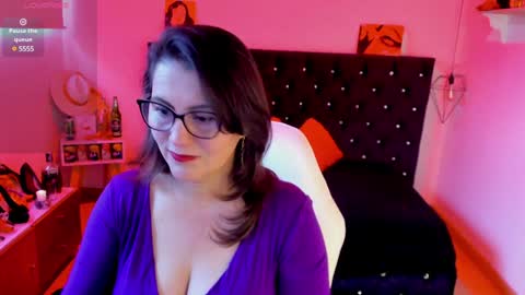 Snapshot of d_martii chatting on 01.26.25 Mia online show from 01.26.25