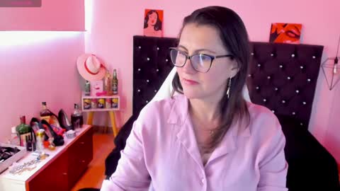 Snapshot of d_martii chatting on 01.27.25 Mia online show from 01.27.25