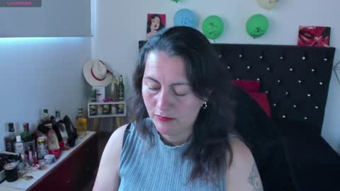 Snapshot of d_martii chatting on 02.06.25 Mia online show from 02.06.25