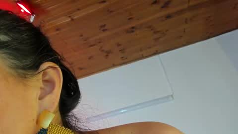 Snapshot of d_martii chatting on 02.15.25 Mia online show from 02.15.25