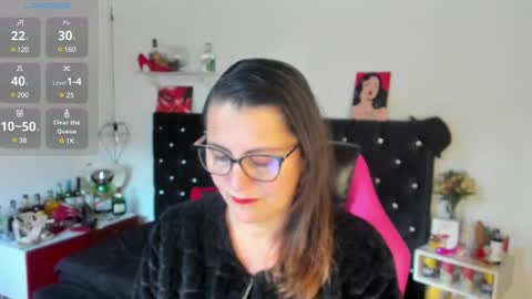 Snapshot of d_martii chatting on 02.18.25 Mia online show from 02.18.25