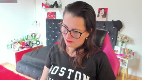 Snapshot of d_martii chatting on 02.21.25 Mia online show from 02.21.25