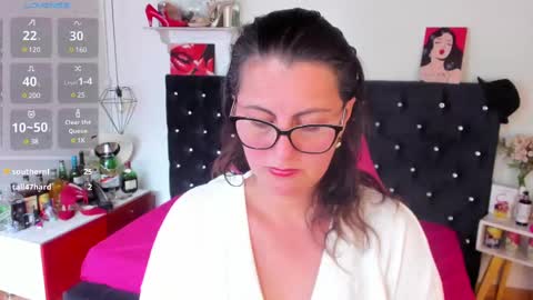 Snapshot of d_martii chatting on 02.25.25 Mia online show from 02.25.25