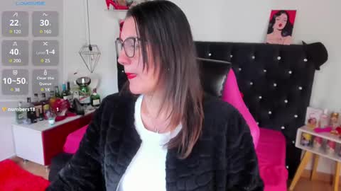 Snapshot of d_martii chatting on 02.28.25 Mia online show from 02.28.25
