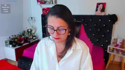 Snapshot of d_martii chatting on 03.01.25 Mia online show from 03.01.25