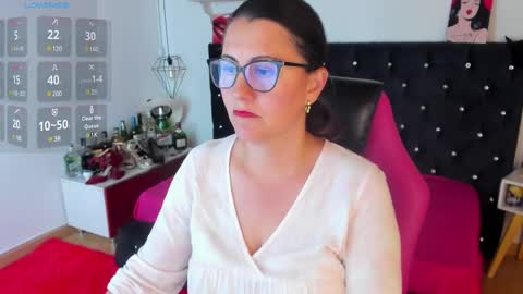 Snapshot of d_martii chatting on 03.04.25 Mia online show from 03.04.25