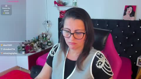 Snapshot of d_martii chatting on 03.07.25 Mia online show from 03.07.25