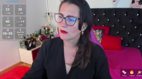 Snapshot of d_martii chatting on 03.10.25 Mia online show from 03.10.25