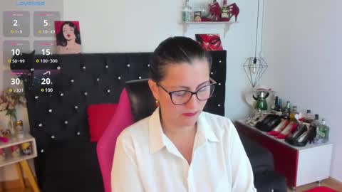 Snapshot of d_martii chatting on 03.12.25 Mia online show from 03.12.25