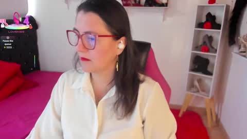 Snapshot of d_martii chatting on 09.14.25 Mia online show from 09.14.25