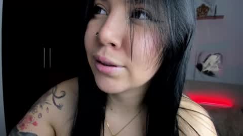 Ailyn  online show from 10.17.25