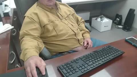 Snapshot of daddy7194 chatting on 10.20.25 daddy7194 online show from 10.20.25