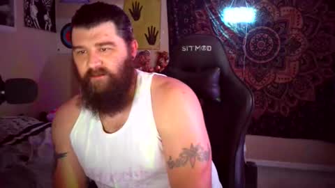 Snapshot of daddystreamingbadly chatting on 12.16.25 daddystreamingbadly online show from 12.16.25