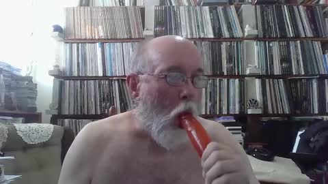 Snapshot of dadpigslut2 chatting on 12.24.24 dadpigslut online show from 12.24.24