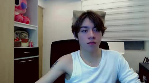 Snapshot of dae_lune chatting on 02.21.26 dae_lune online show from 02.21.26