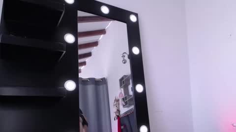Snapshot of daenerys_cat chatting on 12.18.24 daenerys_cat online show from 12.18.24