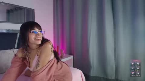 Snapshot of daenerys_cat chatting on 10.14.25 daenerys_cat online show from 10.14.25