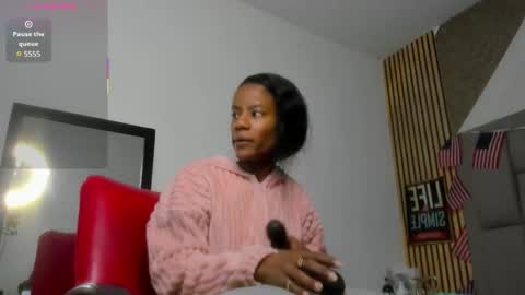 Snapshot of daffnelewis chatting on 09.09.25 daffnelewis online show from 09.09.25